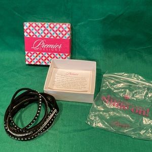 🩰 NIB Premier Designs It Girl Black and Silver Stones  Wrap Bracelet Jewelry